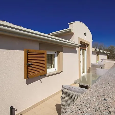 Teo By Briskva * ポレッチ