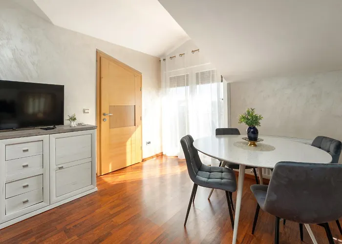 Teo By Briskva * Πόρετς