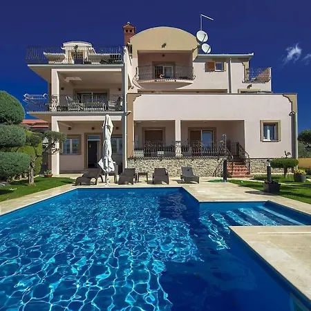 Teo By Briskva Апартаменты *